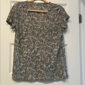 Caslon Black and Gray Short Sleeve Tee